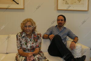 Reunión de la Alcaldesa de Madrid, Manuela Carmena, con el líder de podemos...