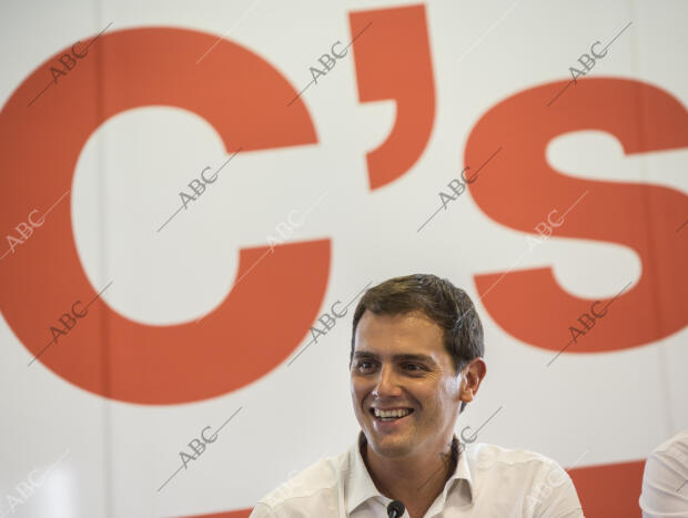 Albert Rivera en Valencia junto A carolina Punset y Fernando Giner