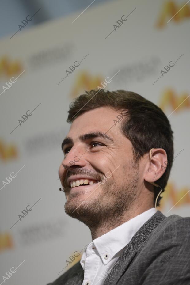 Presentación de Iker Casillas como imagen de Arriaga Asociados