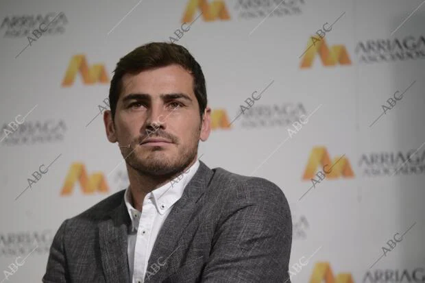 Presentación de Iker Casillas como imagen de Arriaga Asociados