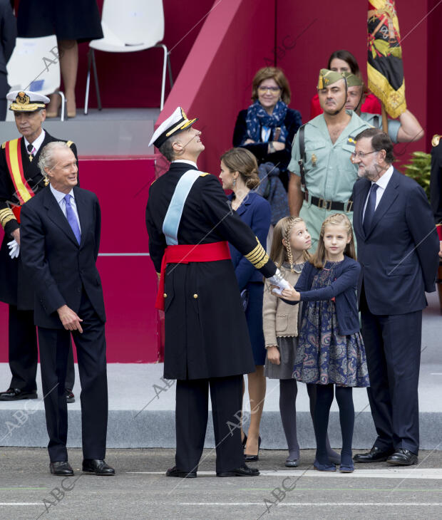 SAR Don Felipe VI y Doña Letizia acompañados de la Princesa Leonor y la Infanta...