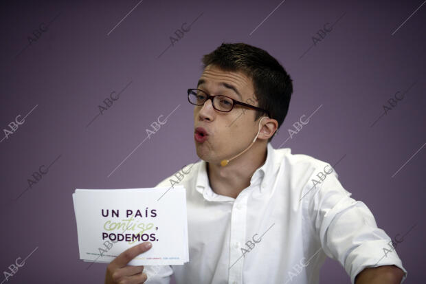 Iñigo Errejón director de la campaña electoral de Podemos Presetna en rueda de...