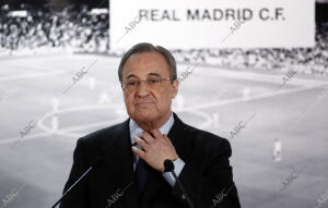 Florentino Pérez en rueda de prensa en el estadio Santiago Bernabéu