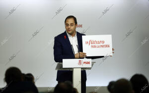 Cesar Luena Presenta la campaña electoral del Psoe en su Sede