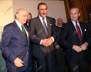 En la imagen, Carlos Herrera, Jorge Fernández Díaz y Arsenio Fernández de Mesa