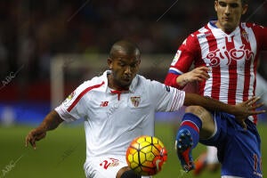 Partido disputado entre el Sevilla FC y el Sporting, jornada número 15,...