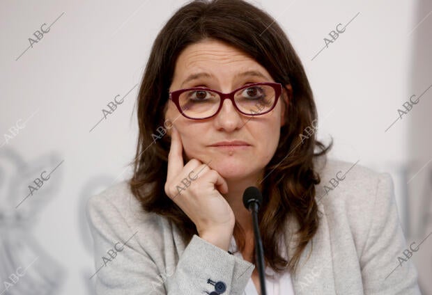 Mónica Oltra en el pleno del Consell