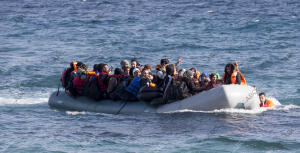 Llegada a las playas de Kratigos de refugiados procedentes de Turquía en balsas...