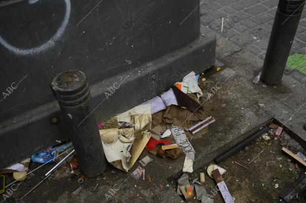 Suciedad en las calles de Madrid. En la imagen, la plaza de la Luna