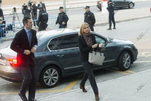 La infanta Cristina junto a Iñaki Urdangarín, en las inmediaciones de los...