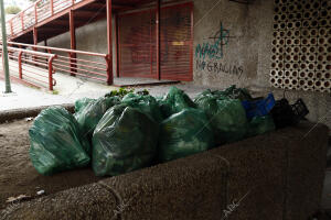 Reportaje de basura en las inmediaciones de Azca