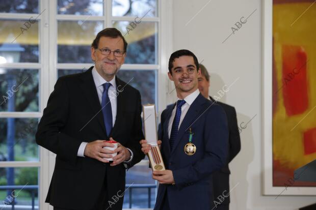 Condecoración en La Moncloa, con la Medalla de oro al merito deportivo al...