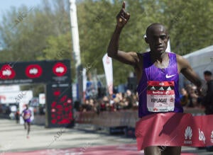 En la imagen, Peter Kiplagat, el keniano ganador de la competición