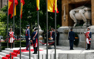 Los Reyes de España asisten al desfile del Día de las Fuerzas Armadas