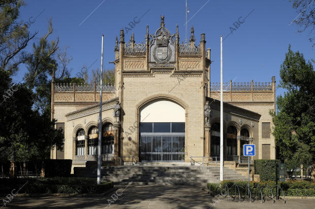 El pabellón real en el parque de María Luisa