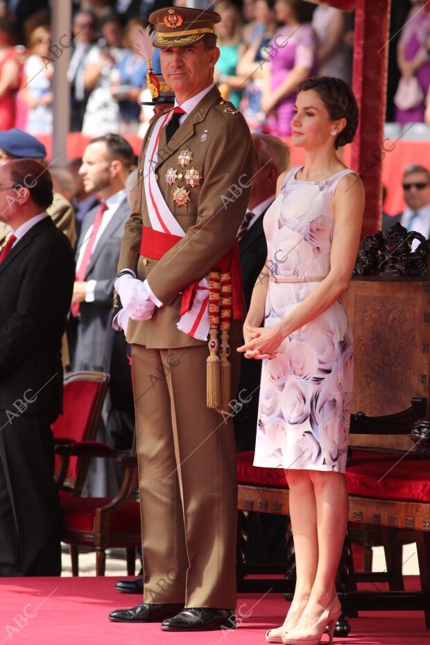 Los Reyes Felipe VI y Letizia Ortiz, en la Academia General Militar de Zaragoza,...