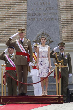 Los Reyes Felipe VI y Letizia Ortiz, en la Academia General Militar de Zaragoza,...