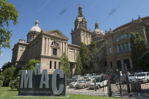 Fachada del museo nacional de arte de Cataluña, Mnac