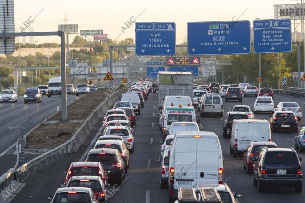 Atascos en el Km 12 de la A5 por Obras