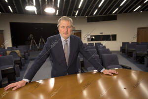 Iñigo Méndez de Vigo en la sala del consejo de ministros