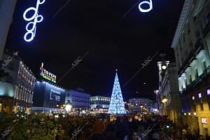 Alumbrado luces de Navidad en el centro de Madrid