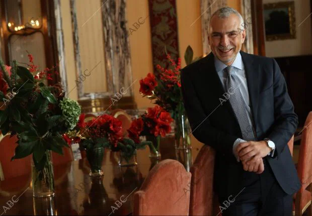 El embajador de Italia en España Stefano Sannino, nos muestra el interior de la...