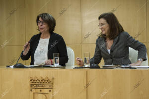 La delegada de Medio Ambiente y Movilidad Inés Sabanés, acompañada de la...