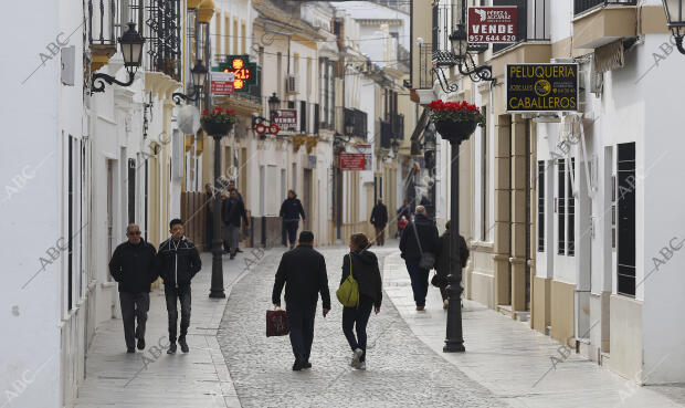 Naranjas, calles, murallas, puente, río