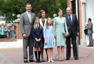 La familia real en la comunión de la Infanta Sofía