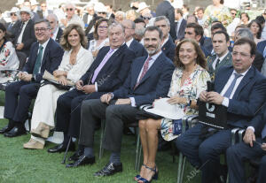 El Rey Don Juan Carlos y el Rey Don Felipe asisten a la presentación del informe...