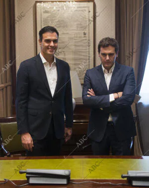 El secretario general del PSOE Pedro Sánchez, se reúne con el líder de...