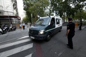 Furgón policial donde son trasladados Ángel María Villar y su hijo Gorka a la...