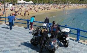 La playa del Postiguet durante las vacaciones de Semana Santa