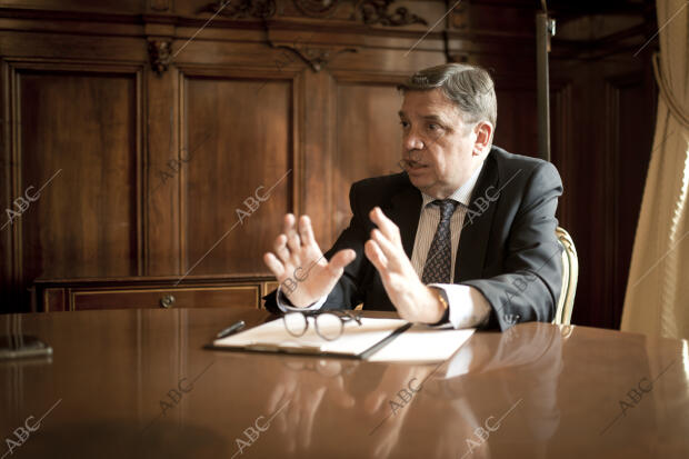 Entrevista A Luis Planas, ministro de Ecomomía