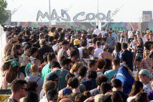 Colas para canjear las entradas del festival Mad Cool