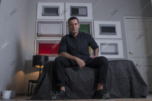 Reportaje sobre el estudio de Alexander Apóstol