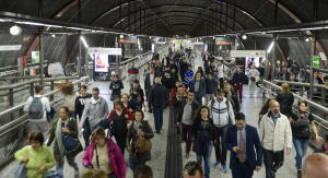 Saturación en las líneas de Cercanías y Metro en hora punta