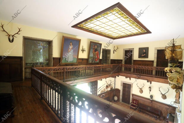 Vestíbulo de entrada, donde se encuentran los zuloagas