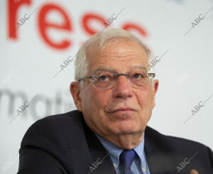 sayuno informativo del ministro de Asuntos Exteriores Josep Borrell