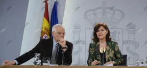 Rueda de prensa tas el Consejo de Ministros con Josep Borrell y Carmen Calvo