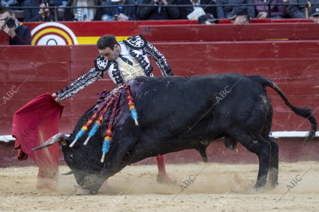 Feria de Fallas. En la Imagen, Enrique Ponce