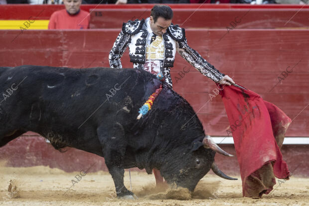 Feria de Fallas. En la Imagen, Enrique Ponce