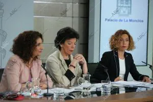 Rueda de prensa posterior al Consejo de Ministros, con Isabel Celaá, María Jesús...