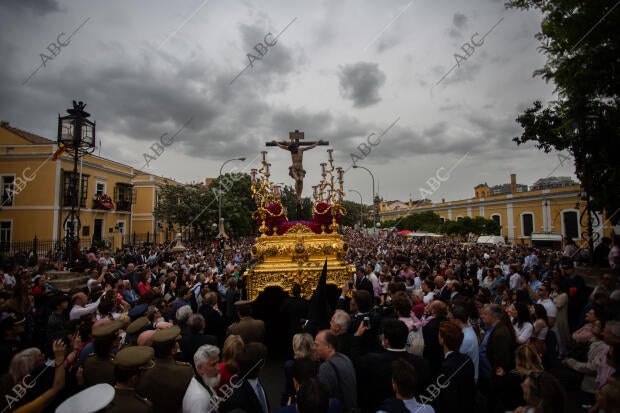 Procesión de la Hermandad de San Bernardo, en la imagen el Santísimo Cristo de...