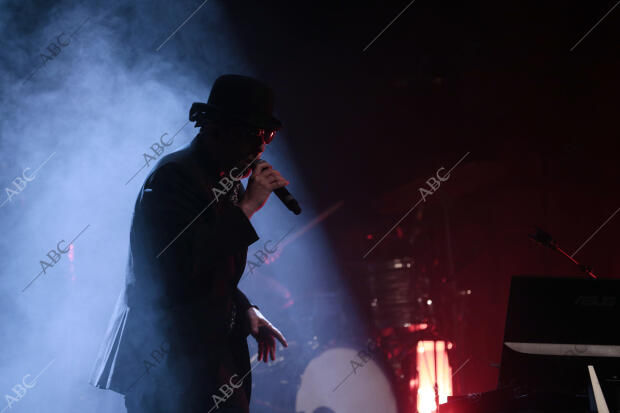 Andres Calamaro presenta «Cargar la suerte», dentro del festival Guitar Bcn, en...