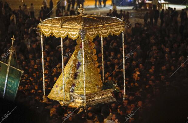 Procesión de la Virgen del rocío en la Aldea