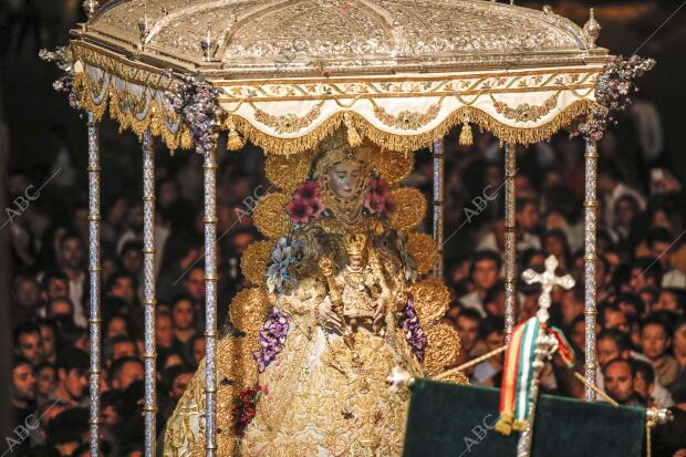 Procesión de la Virgen del rocío en la Aldea