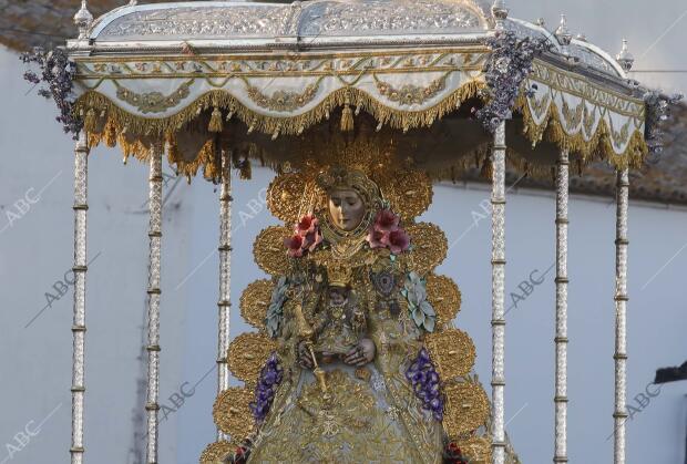 Procesión de la Virgen del rocío en la Aldea