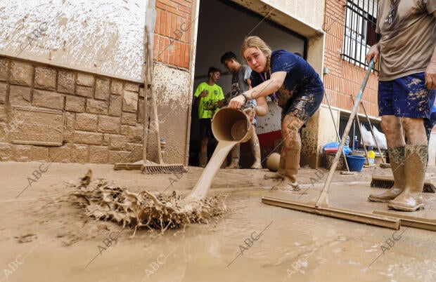 Destrozos provocados por las inundaciones de la Gota fría que azotó el Levante...