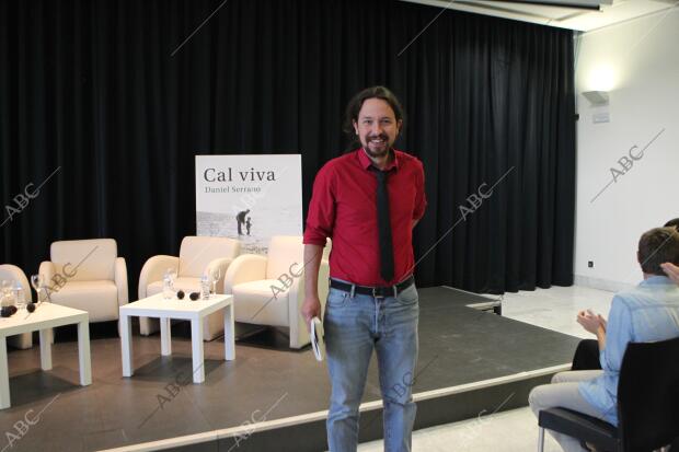 Presentación del libro «Cal viva» de Daniel Serrano, con la presencia de Ana...